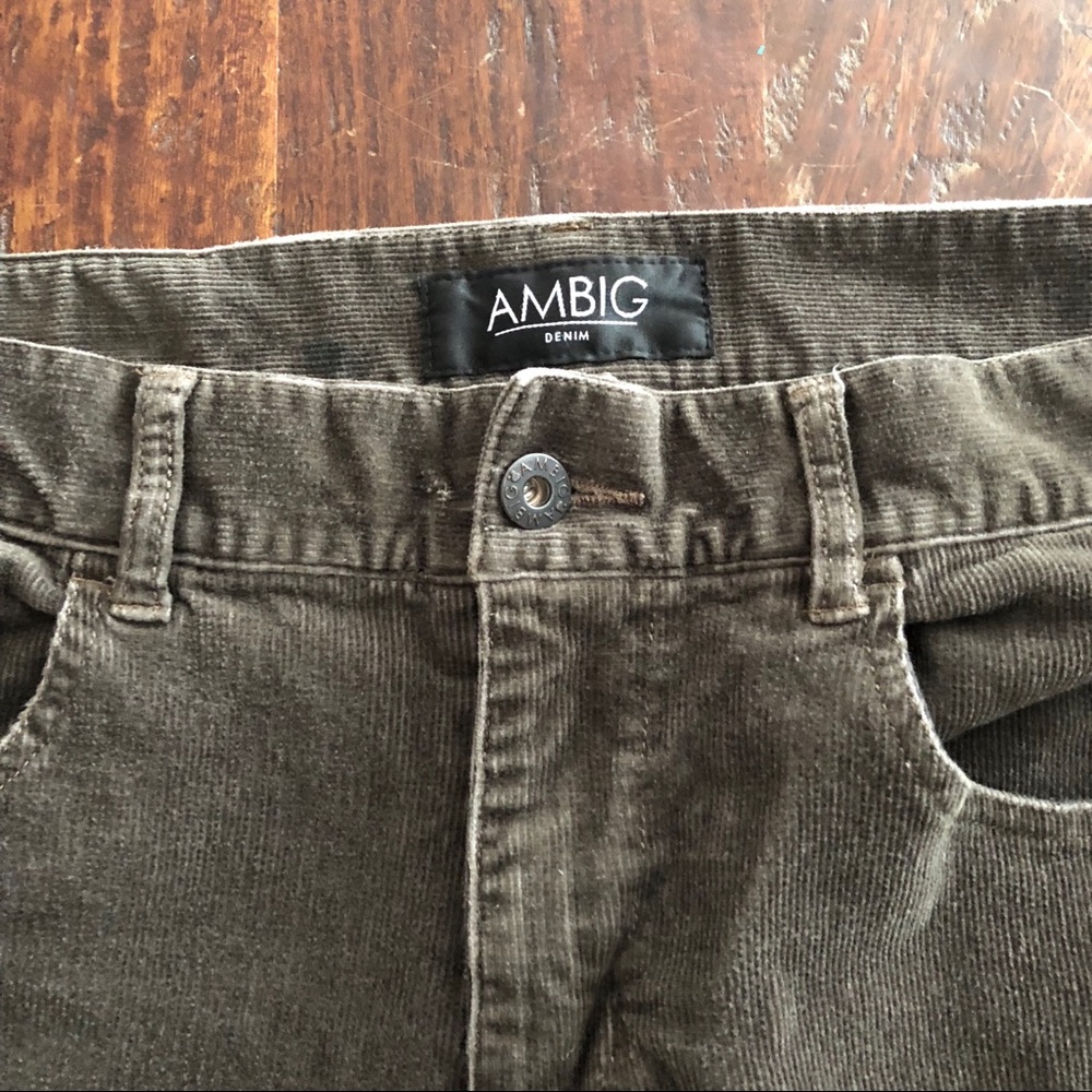 Ambig Men’s Corduroy Pants. Size 32.
